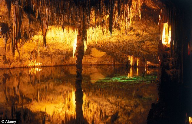   . , Illes Balears, Manacor, Carretera les Coves, 100