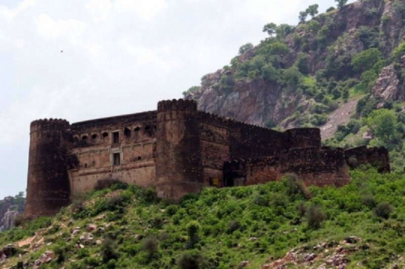  . , Rajasthan, Bhangarh, Unnamed Road