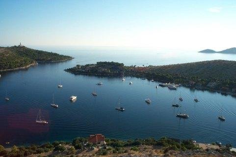   2. , Dubrovacko-neretvanska zupanija, Lastovo, Unnamed Road