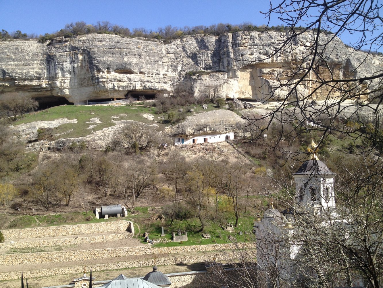 Песчаное, Крым Старо-Успенский монастырь