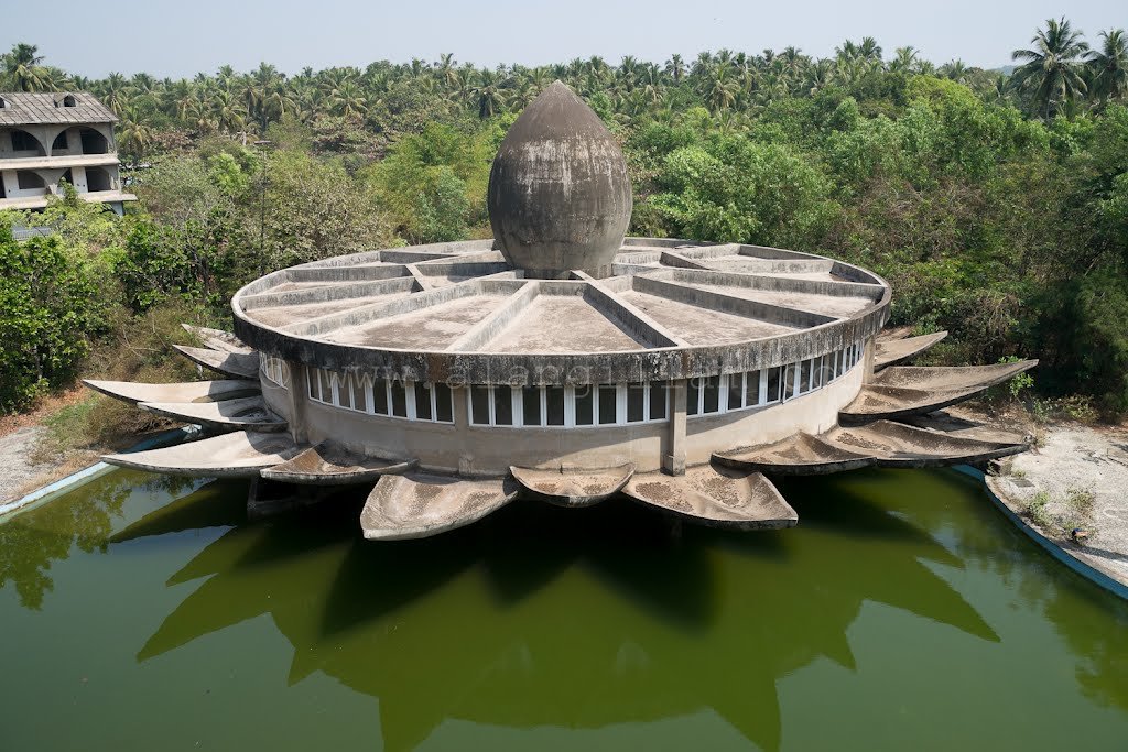  abandoned complex Arpora. , Goa, Arpora, Marinha Dourada Road, 281