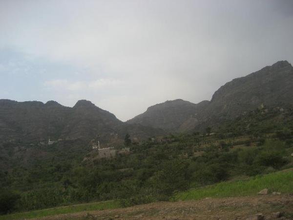   4. , Raymah Governorate, Al-Mekhlaf, Unnamed Road