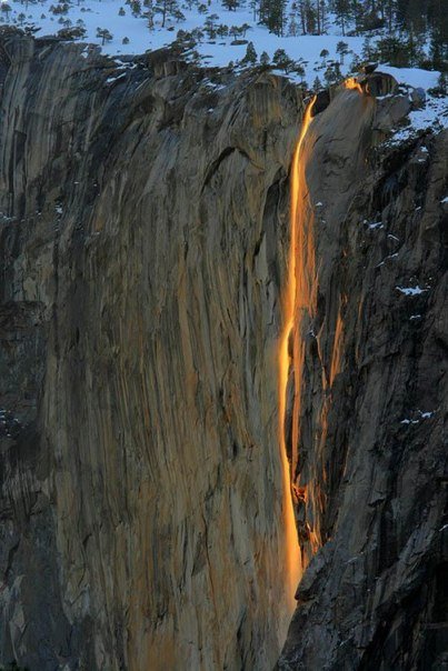 Фото водопад Лошадиный хвост. Соединенные Штаты Америки, Калифорния, YOSEMITE NATIONAL PARK, Олд-Биг-Ок-Флэт-роуд