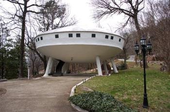  Space Ship House .   , ,  , -, 1408