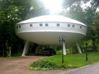  Space Ship House .   , ,  , -, 1408