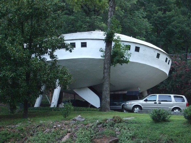  Space Ship House .   , ,  , -, 1408