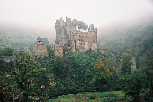   . , -, , Burg Eltz, 1