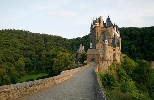   . , -, , Burg Eltz, 1