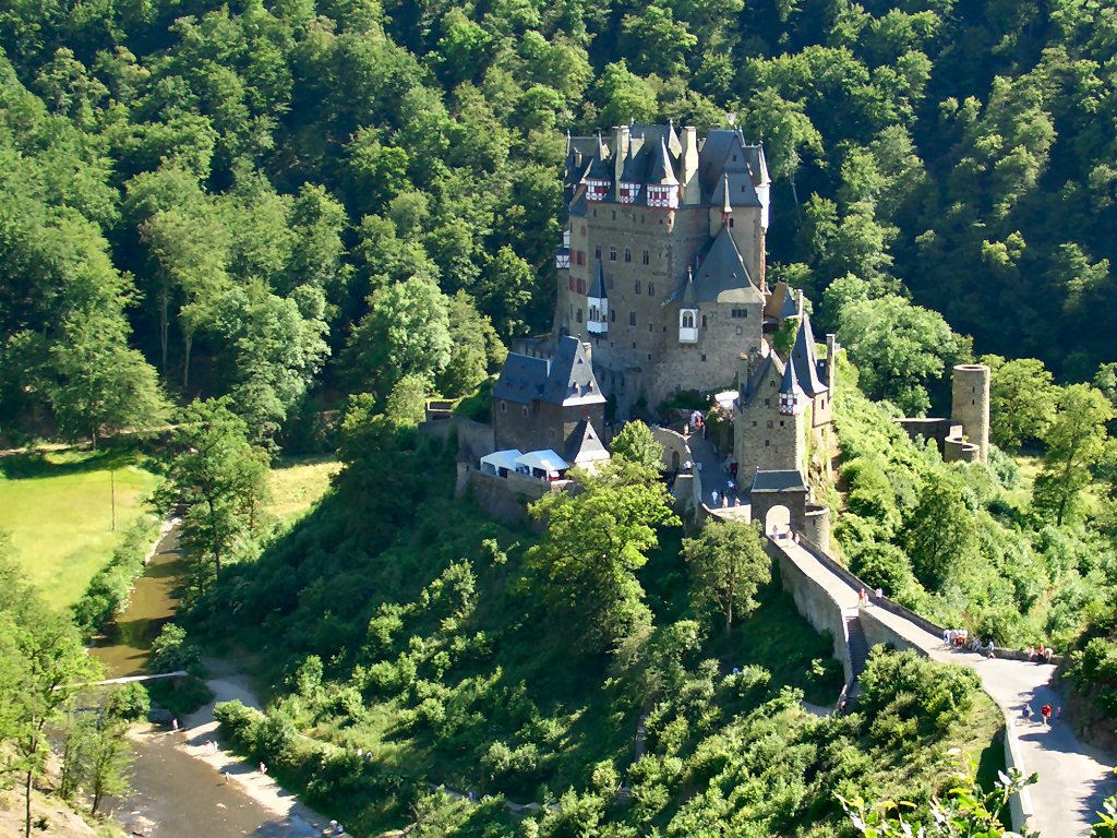   . , -, , Burg Eltz, 1