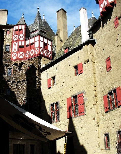   . , -, , Burg Eltz, 1