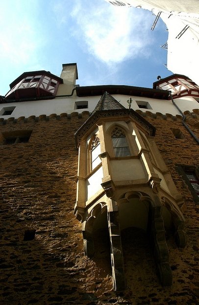   . , -, , Burg Eltz, 1