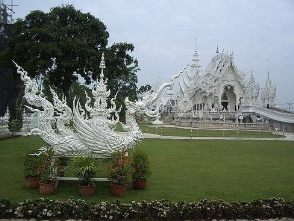  Wat Rong Khun. , , Pa O Don Chai