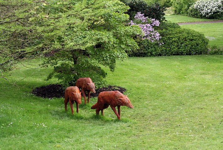    . , Borde Hill Garden, Jack Vass Cottages, 1