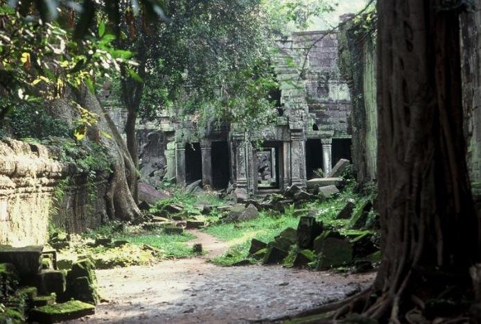 Фото Ангкор-Ват. Камбоджа, Siem Reap Province, Krong Siem Reap, Unnamed Road