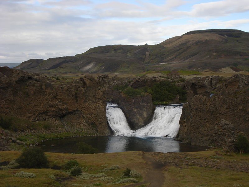 Фото Водопад Хьяулпарфосс. Исландия, Сюдюрланд, Хьяулпарфосс