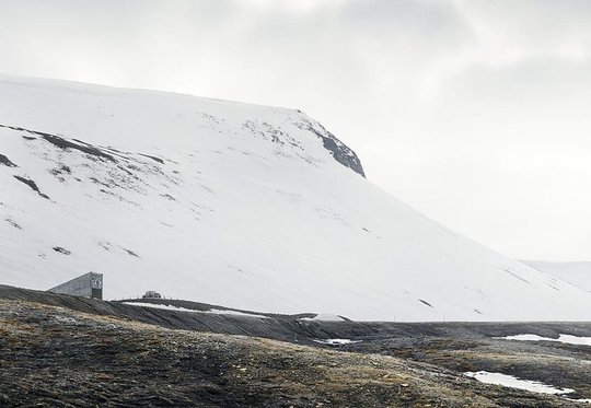   . , Svalbard, Unnamed Road